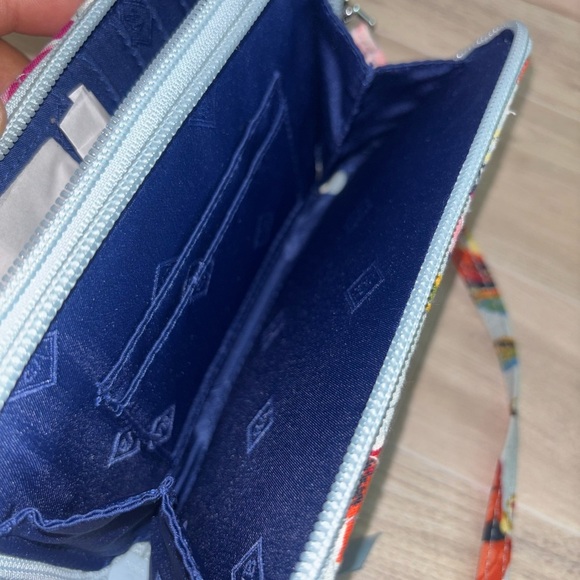 Vera Bradley RFID All in One Crossbody Bag sea air floral purse - Picture 6 of 6